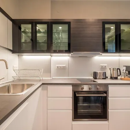 Apartment Cozy 3-bedroom With Stylish Comfort And Chic Decor Sofia