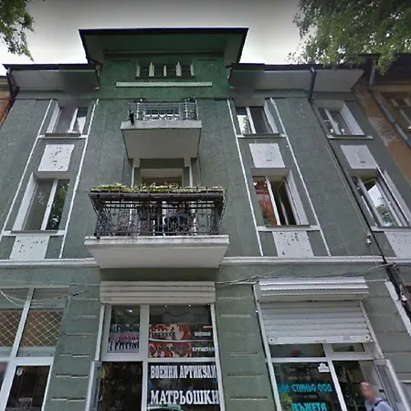Апартамент Cozy 3-bedroom With Stylish Comfort And Chic Decor